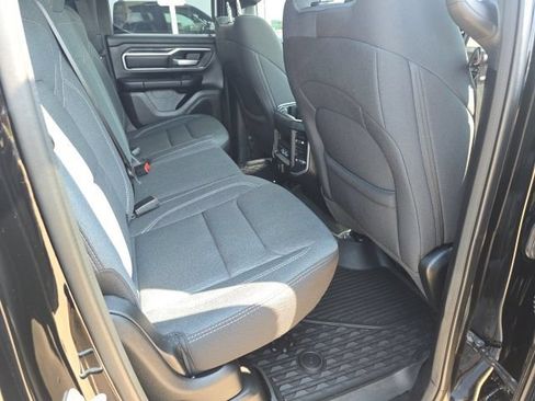 Used 2022 RAM 1500 Big Horn AWD/4WD image 6