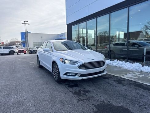 Used 2017 Ford Fusion SE w/ Fusion SE Technology Package image 1