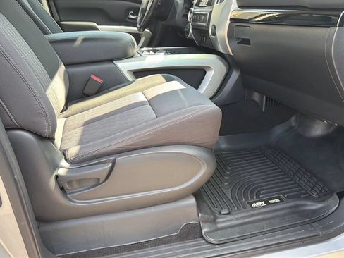 Used 2020 Nissan Titan SV w/ SV Convenience Package AWD/4WD image 35