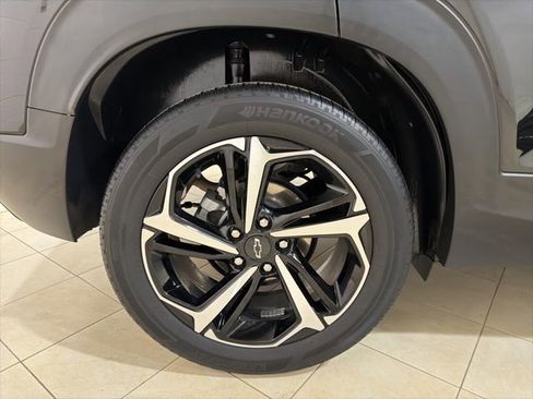 Used 2023 Chevrolet TrailBlazer RS w/ Sun and Liftgate Package image 28