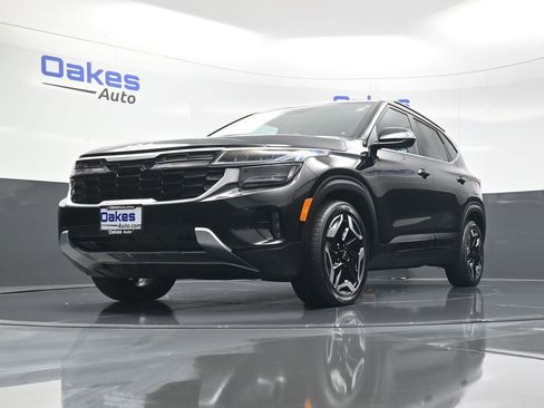 Certified 2024 Kia Seltos SX w/ SX Sunroof Package image 45