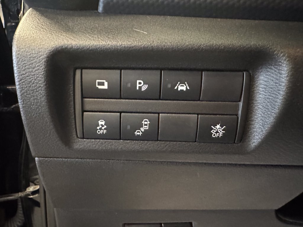 Used 2021 Nissan Kicks S FWD image 18