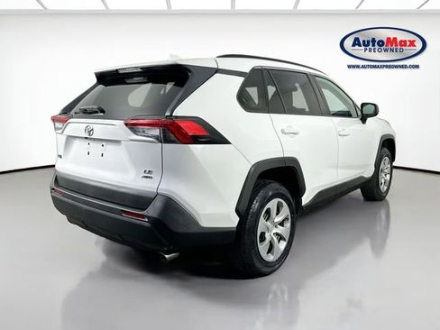 Used 2020 Toyota RAV4 LE image 2