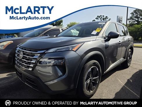 Used 2025 Nissan Rogue SV AWD/4WD image 1