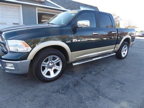 Used 2011 RAM 1500 Laramie image 3