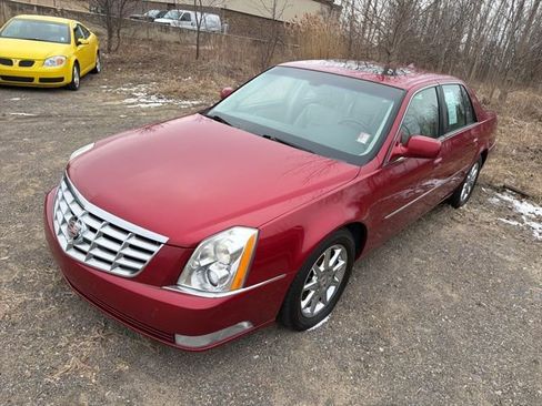 Used 2011 Cadillac DTS Luxury image 4