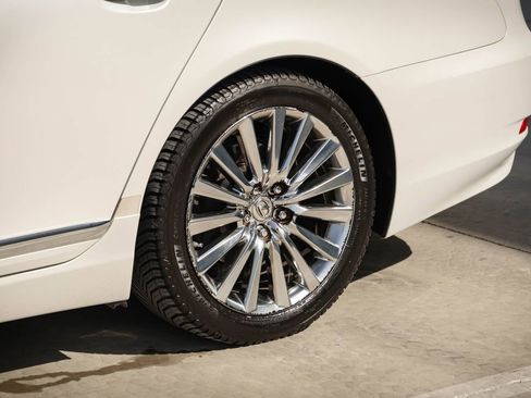 Used 2013 Lexus LS 460 w/ Comfort Pkg image 38