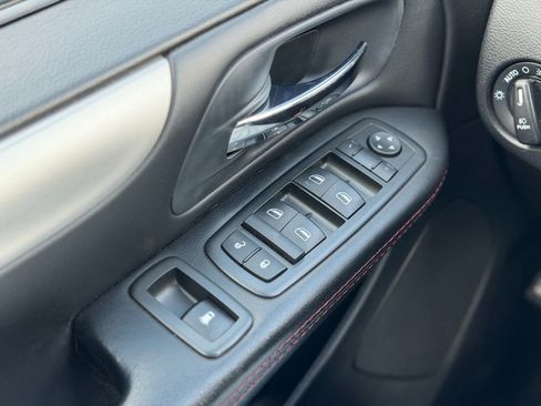 Used 2015 Dodge Grand Caravan R/T w/ Driver Convenience Group FWD image 19