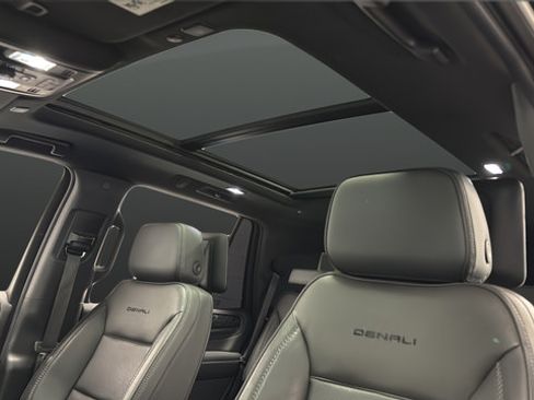 Used 2021 GMC Yukon Denali AWD/4WD image 41