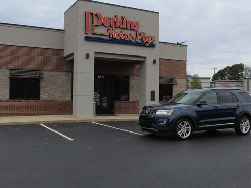 Used 2017 Ford Explorer XLT w/ Equipment Group 202A image 37