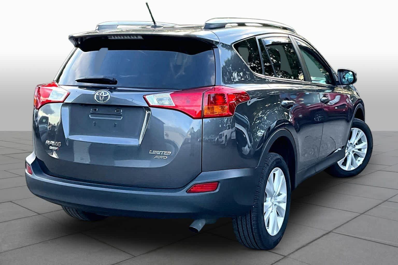 Used 2015 Toyota RAV4 Limited w/ Technology Package AWD/4WD image 13