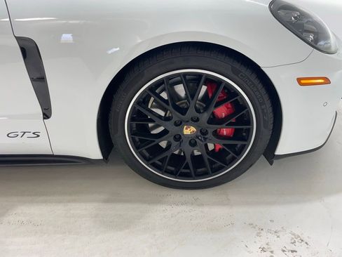 Used 2020 Porsche Panamera GTS image 33