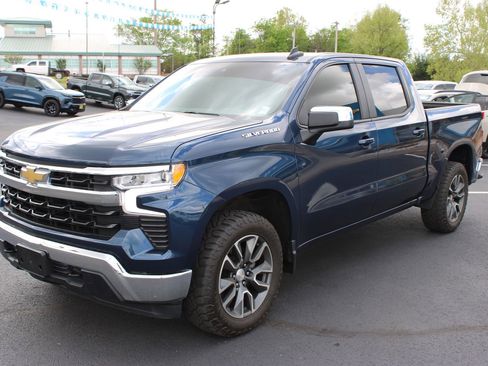 Used 2022 Chevrolet Silverado 1500 LT image 4