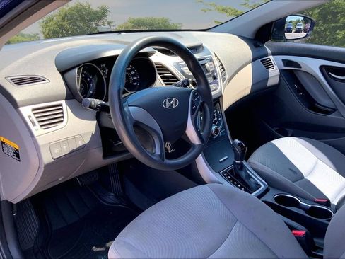 Used 2015 Hyundai Elantra SE FWD image 14