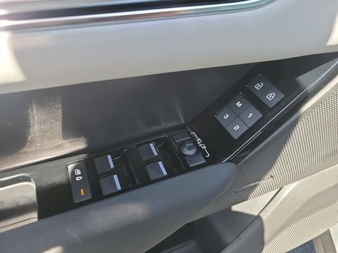 Used 2024 Land Rover Range Rover Velar Dynamic SE AWD/4WD image 23