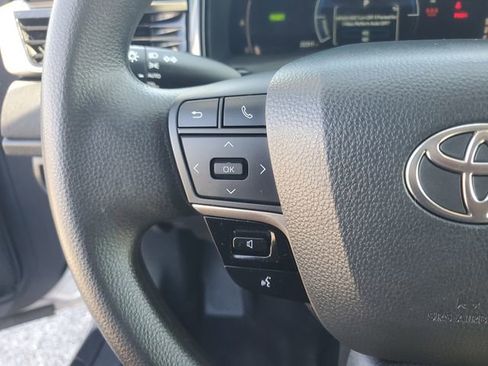 Used 2025 Toyota Camry LE image 23