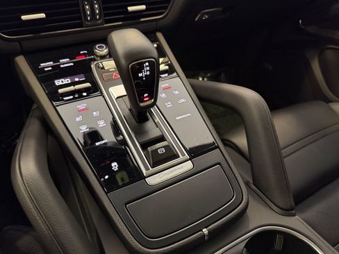 Certified 2022 Porsche Cayenne AWD/4WD image 19