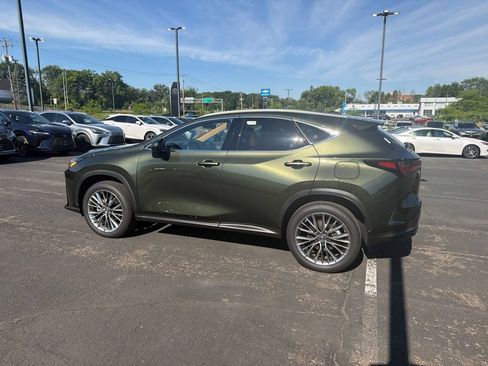 Used 2025 Lexus NX 350h AWD w/ Premium Package image 31
