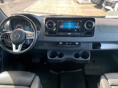 Used 2021 Mercedes-Benz Sprinter 2500 image 15