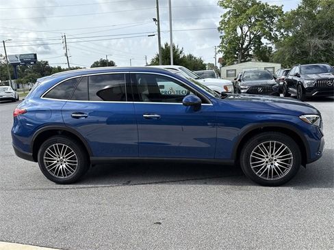 New 2025 Mercedes-Benz GLC 300 GLC 300 image 3