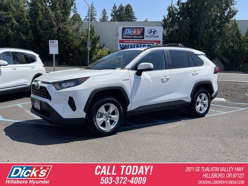 Used 2021 Toyota RAV4 LE AWD/4WD image 1