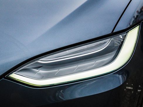 Used 2019 Tesla Model X 75D image 7