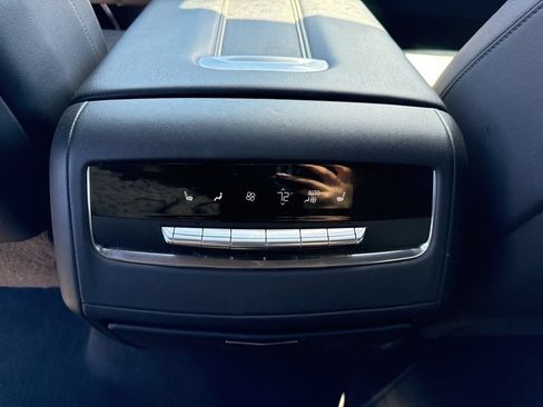 Used 2023 Cadillac Escalade Premium Luxury AWD/4WD image 46