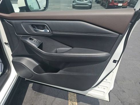 Used 2023 Nissan Rogue SV w/ SV Premium Package AWD/4WD image 10