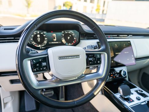 Used 2023 Land Rover Range Rover Autobiography AWD/4WD image 13