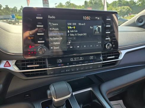 Used 2024 Toyota Sienna XSE w/ XSE Plus Package AWD/4WD image 26