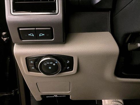 Used 2022 Ford F250 XLT w/ XLT Premium Package image 30