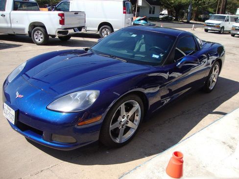 Used 2006 Chevrolet Corvette Coupe w/ Preferred Equipment Group image 1
