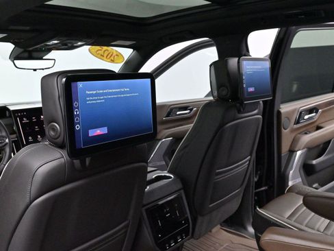 Used 2025 GMC Yukon XL Denali Ultimate w/ LPO, Floor Liner Package image 33