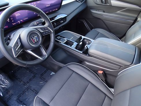 Used 2025 Buick Enclave Preferred image 7