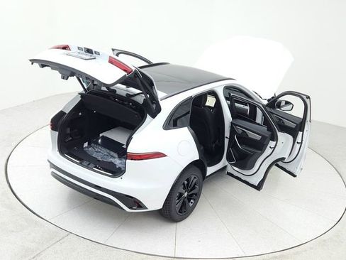 Certified 2025 Jaguar F-PACE R-Dynamic S image 16