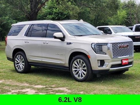 Used 2023 GMC Yukon Denali w/ Advanced Technology Package AWD/4WD image 3