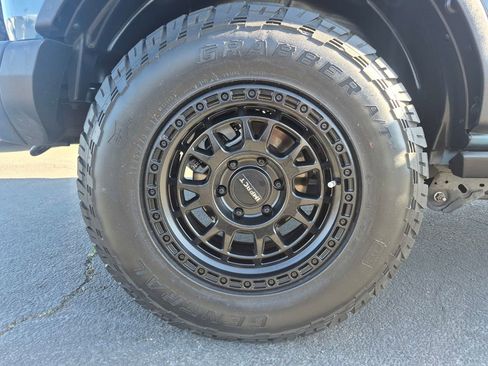 Used 2021 Ford Bronco Black Diamond image 9