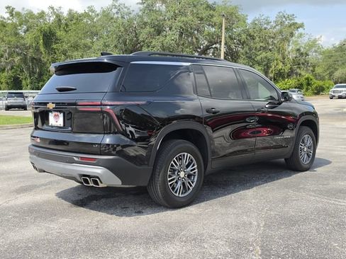 Used 2024 Chevrolet Traverse LT w/ Enhanced Driving Package FWD image 5