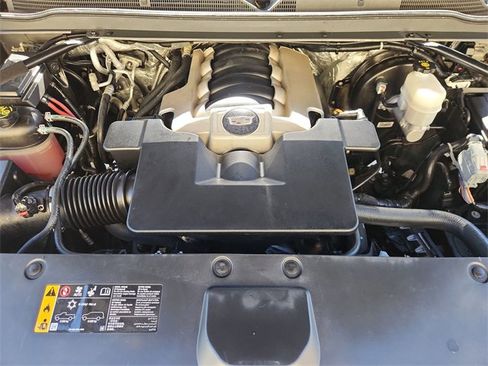 Used 2018 Cadillac Escalade Platinum image 30