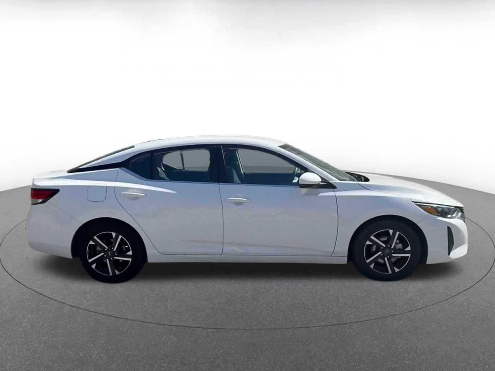 Used 2025 Nissan Sentra SV FWD image 15
