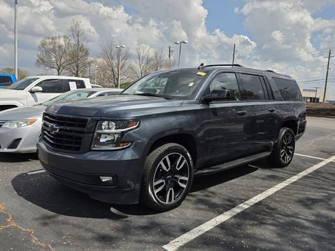 Used 2019 Chevrolet Suburban LT image 1