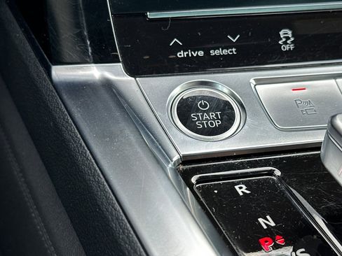 Used 2024 Audi Q8 e-tron Premium Plus image 26