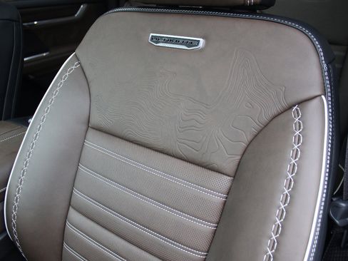 New 2026 GMC Acadia Denali Ultimate w/ LPO, All-Weather Package image 13