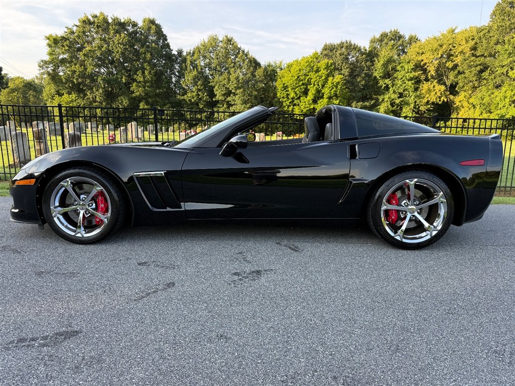 Used 2013 Chevrolet Corvette Grand Sport w/ 2LT Preferred Equipment Group RWD image 25