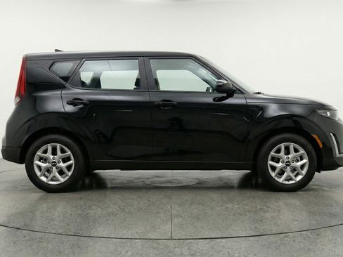 Used 2025 Kia Soul LX w/ LX Technology Package FWD image 11