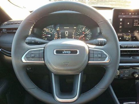 New 2026 Jeep Compass Latitude image 13