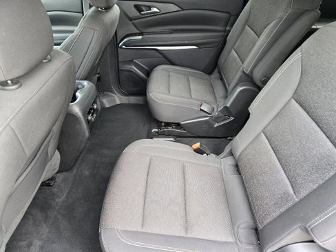 Used 2024 Chevrolet Traverse LT FWD image 33
