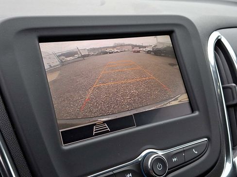 Used 2022 Chevrolet Equinox LT image 17