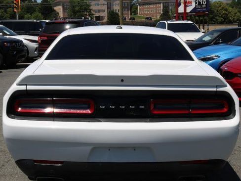 Used 2015 Dodge Challenger R/T w/ Quick Order Package 22B R/T RWD image 6