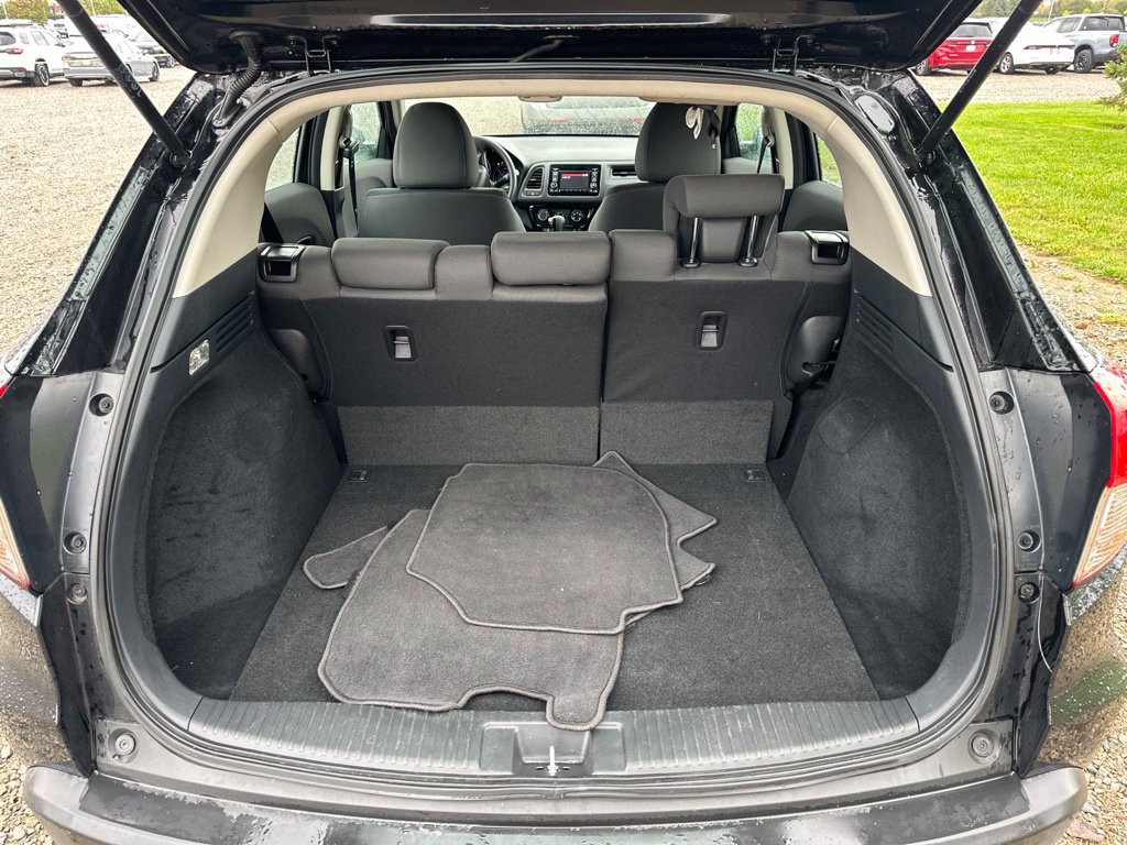 Used 2022 Honda HR-V LX image 9